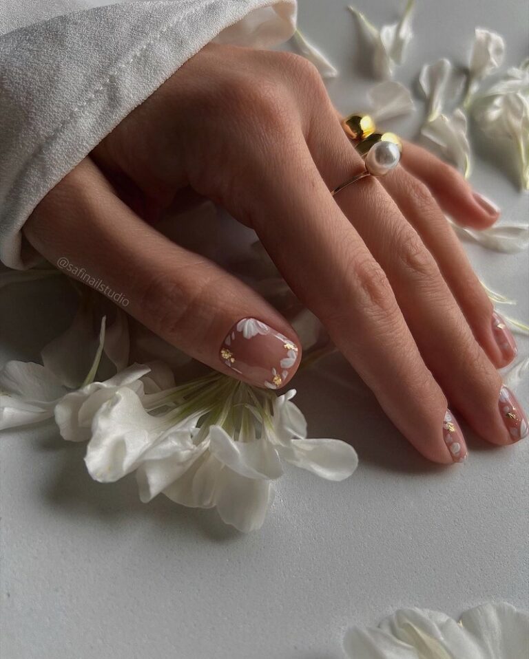 Гид по nail-трендам короткого маникюра 2025 – полный обзор с фото