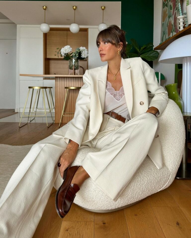 Секрет модного брючного костюма 2025: идеальный фасон, цвет, принт