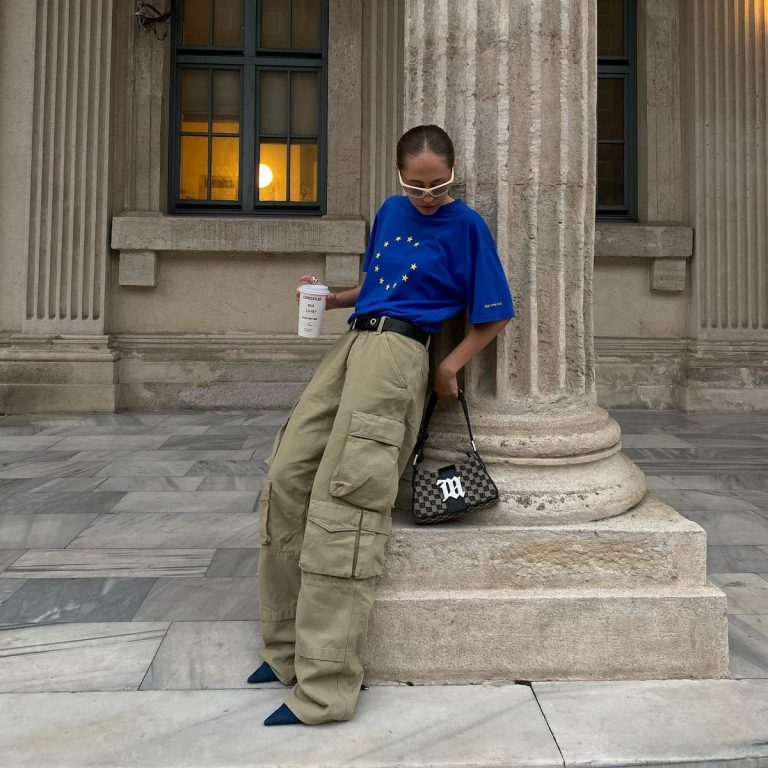 Женские брюки 2025 в топовых образах — фото