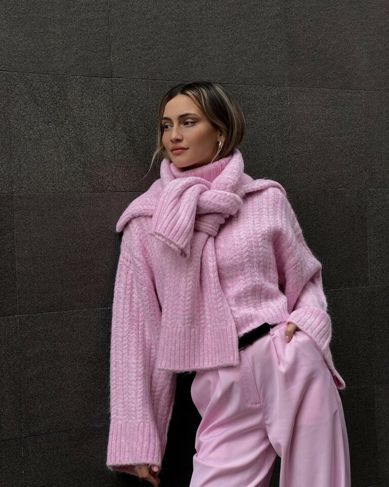 Модные свитера 2025 – ведущие тренды, луки