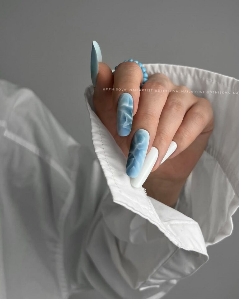 Модный нежный маникюр 2025 – идеи, новинки, техники