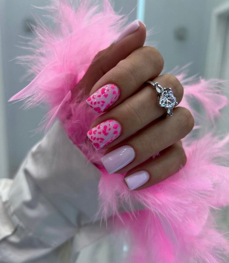 Маникюр на март 2025: nail-тренды весны на фото