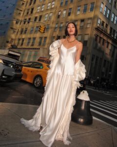 В чем встретить Новый год 2026 – лучшие праздничные образы