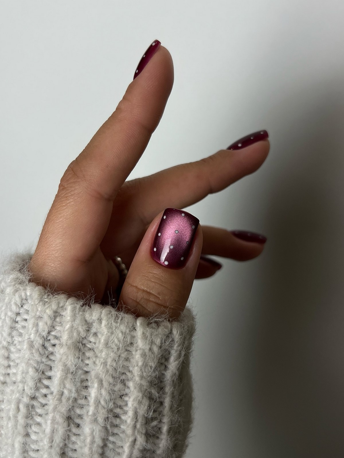 Маникюр на декабрь 2026: тренды месяца и идеи дизайна