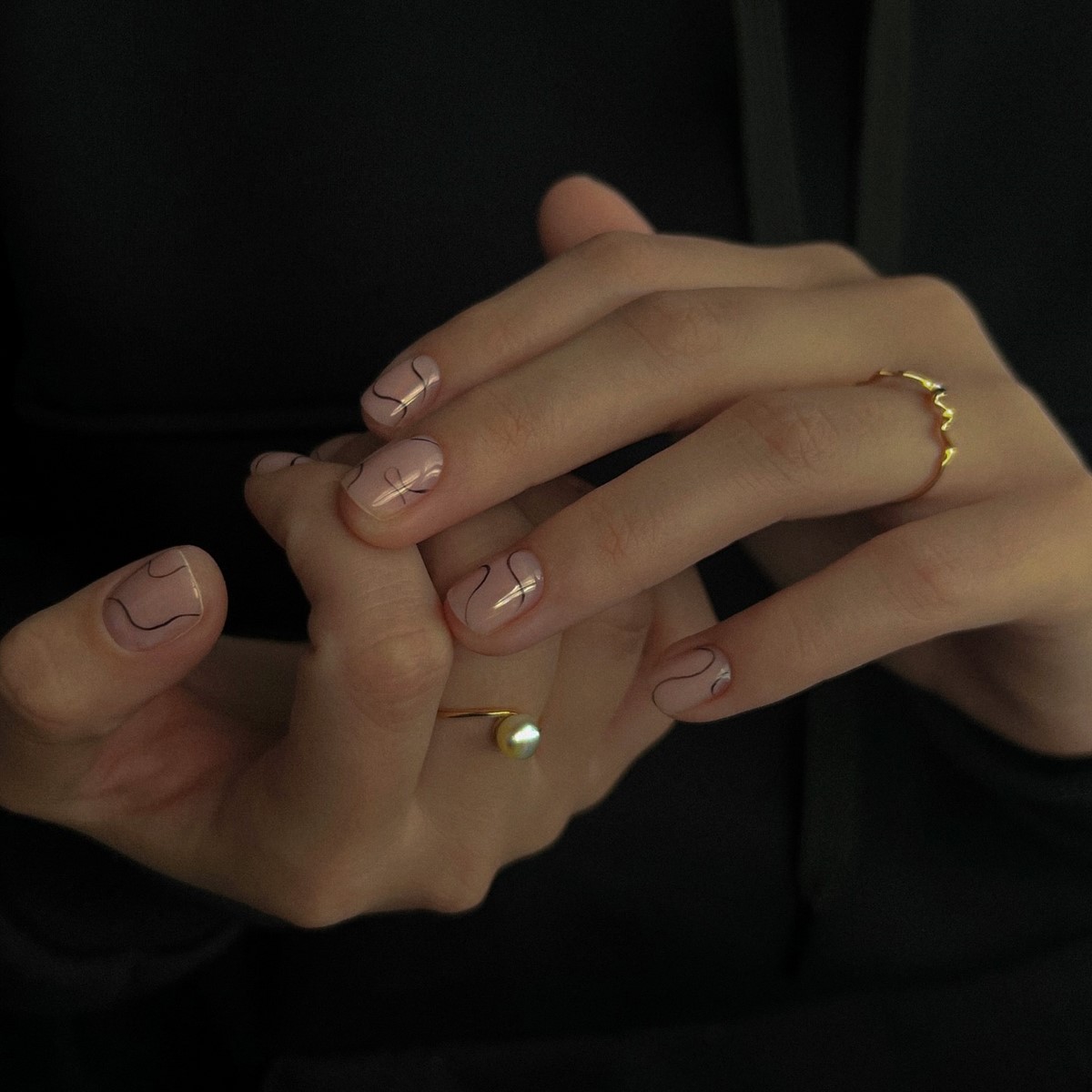 Маникюр на декабрь 2026: тренды месяца и идеи дизайна