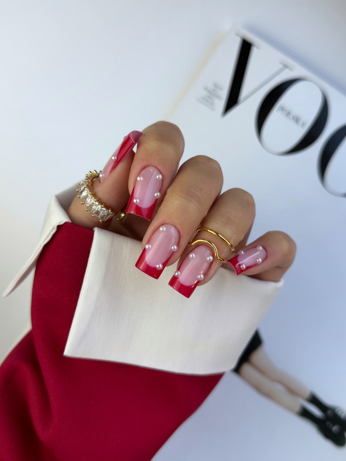 Маникюр на декабрь 2026: тренды месяца и идеи дизайна