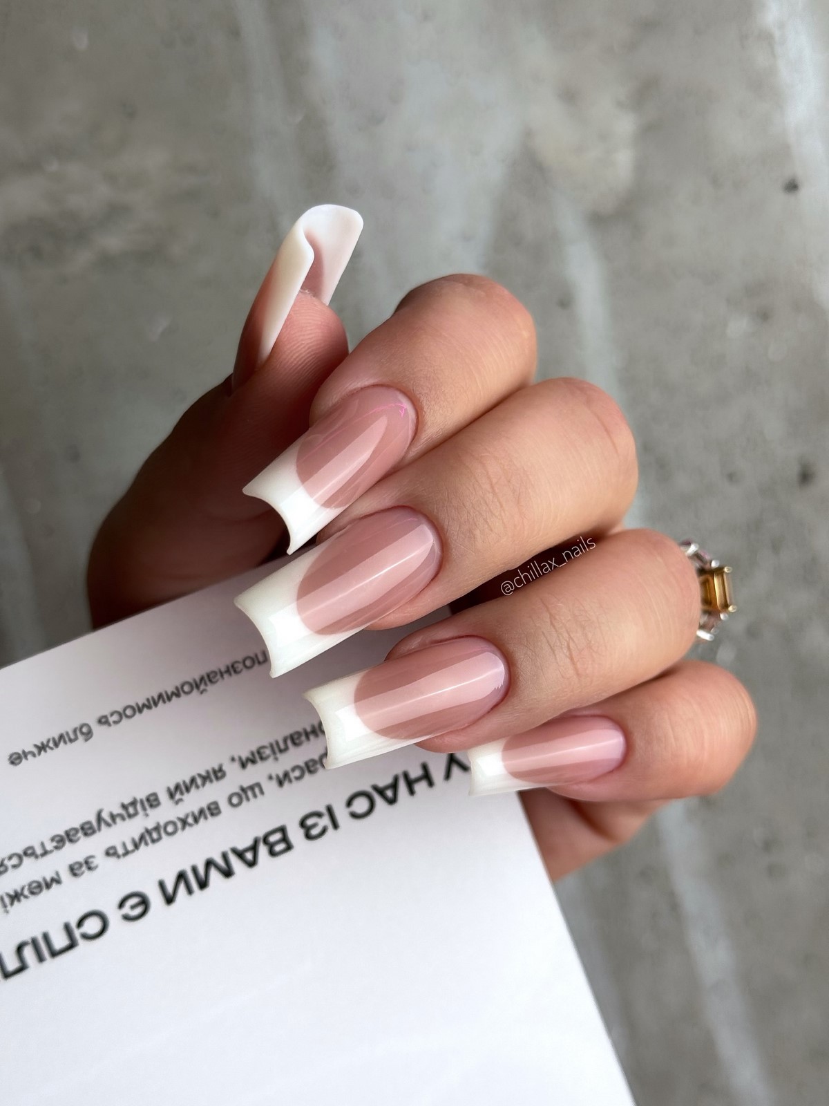 Маникюр на декабрь 2026: тренды месяца и идеи дизайна