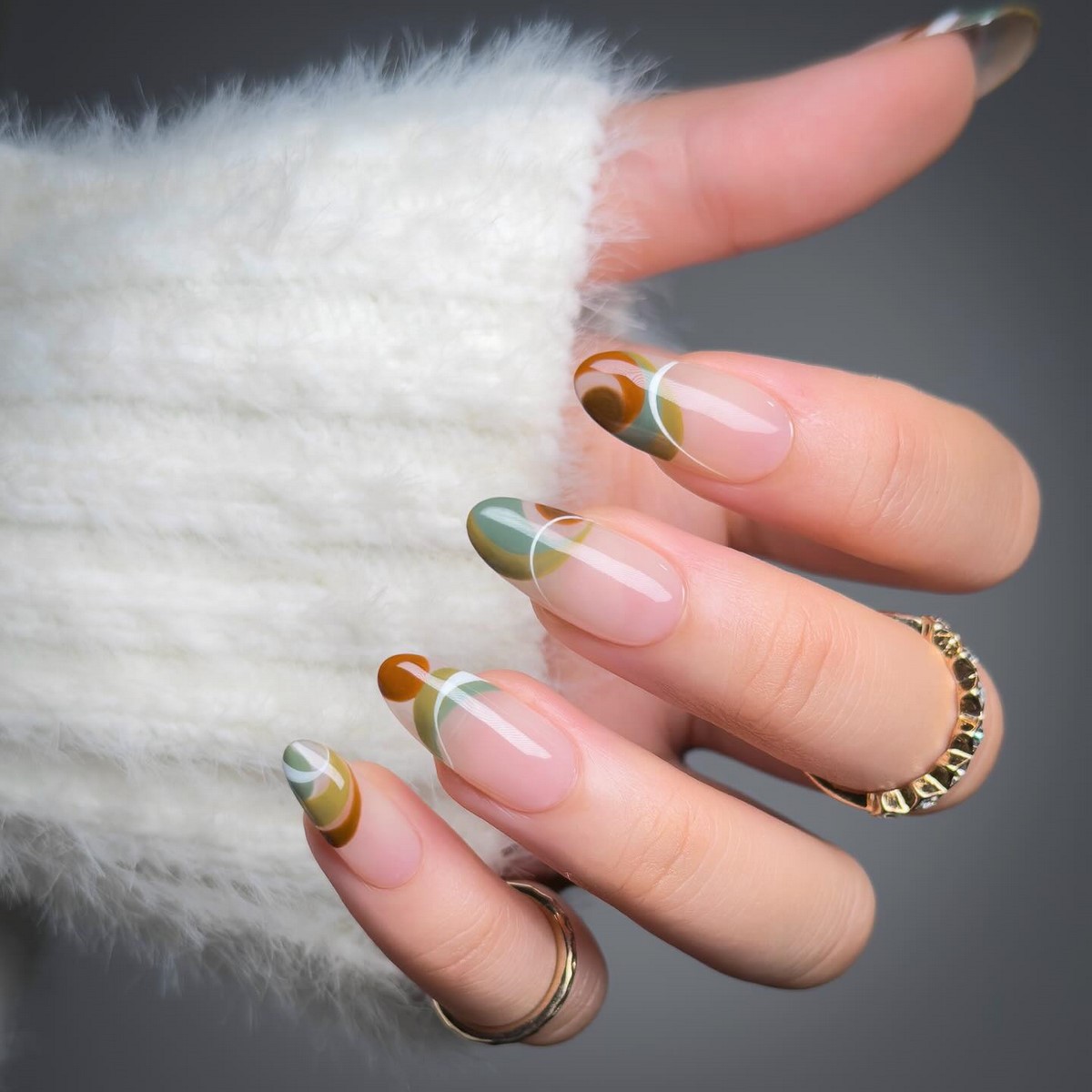 Маникюр на декабрь 2026: тренды месяца и идеи дизайна