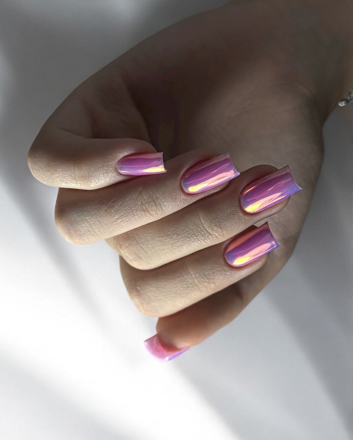 Маникюр на декабрь 2026: тренды месяца и идеи дизайна