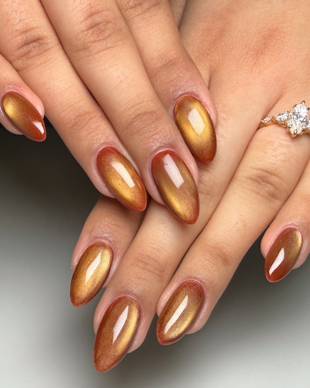 Маникюр на декабрь 2026: тренды месяца и идеи дизайна