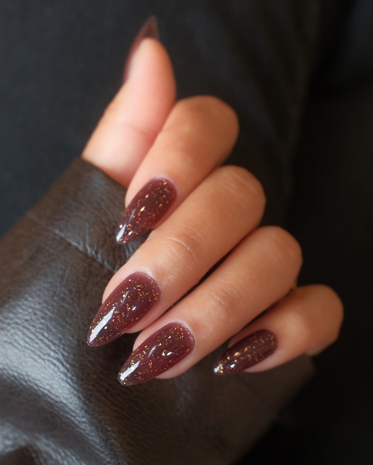 Маникюр на декабрь 2026: тренды месяца и идеи дизайна