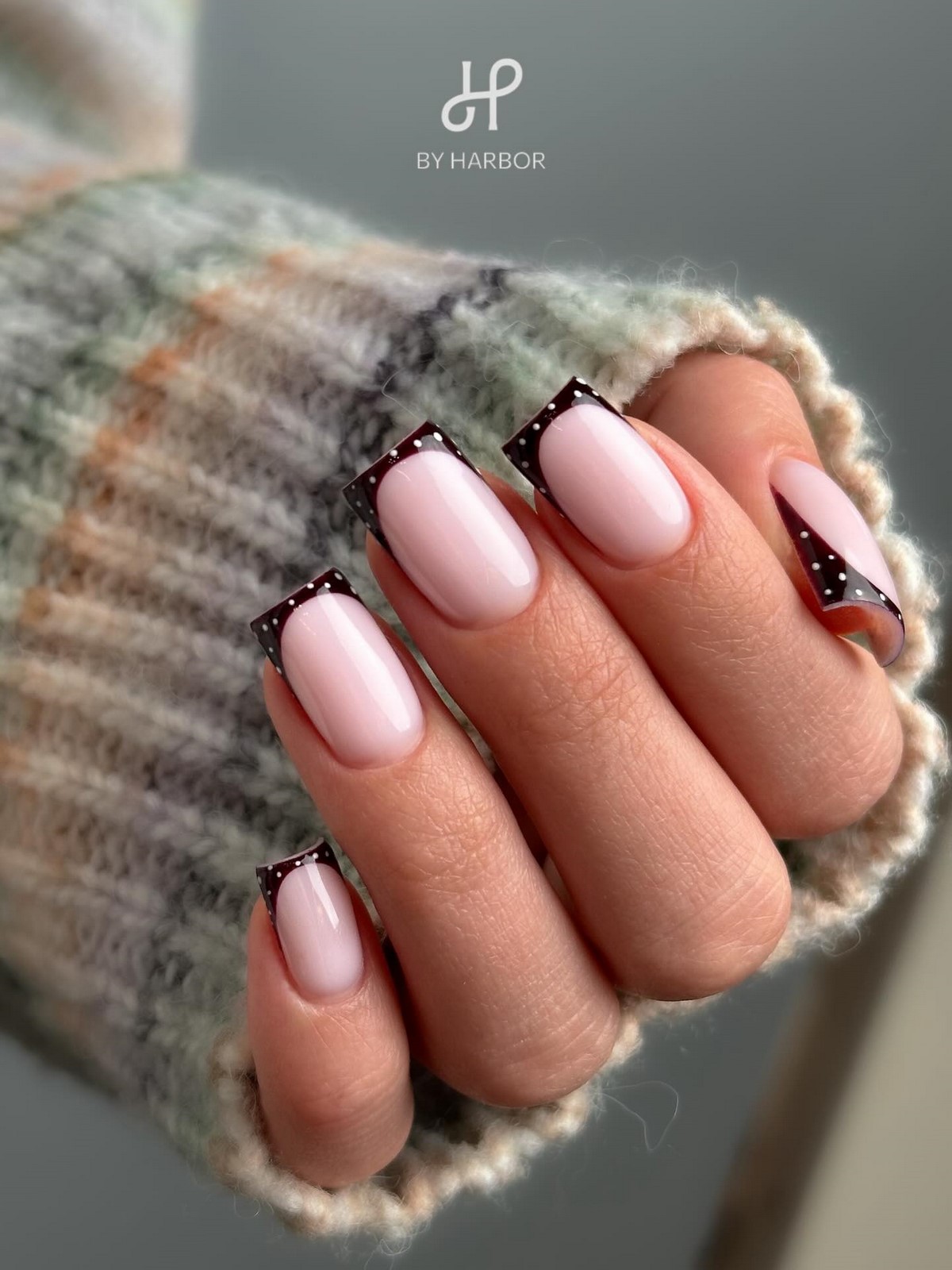 Маникюр на декабрь 2026: тренды месяца и идеи дизайна