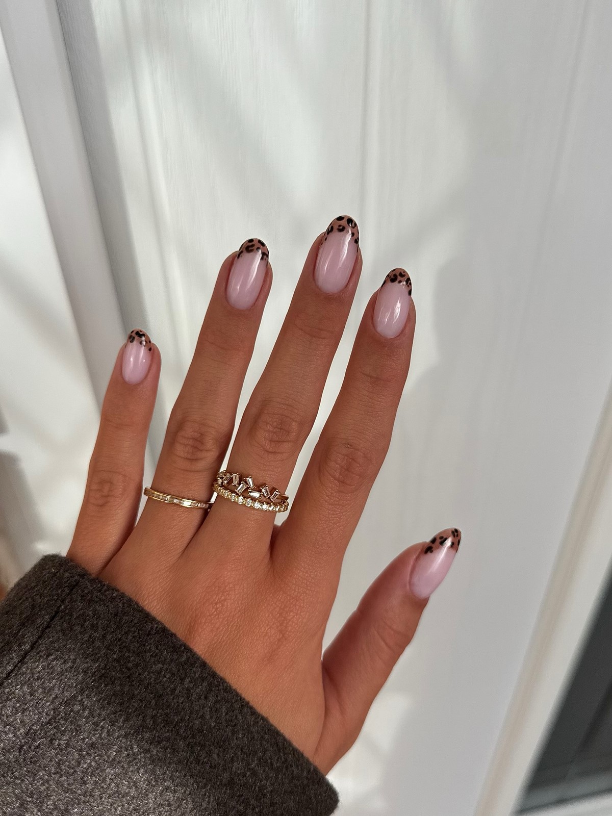 Маникюр на декабрь 2026: тренды месяца и идеи дизайна