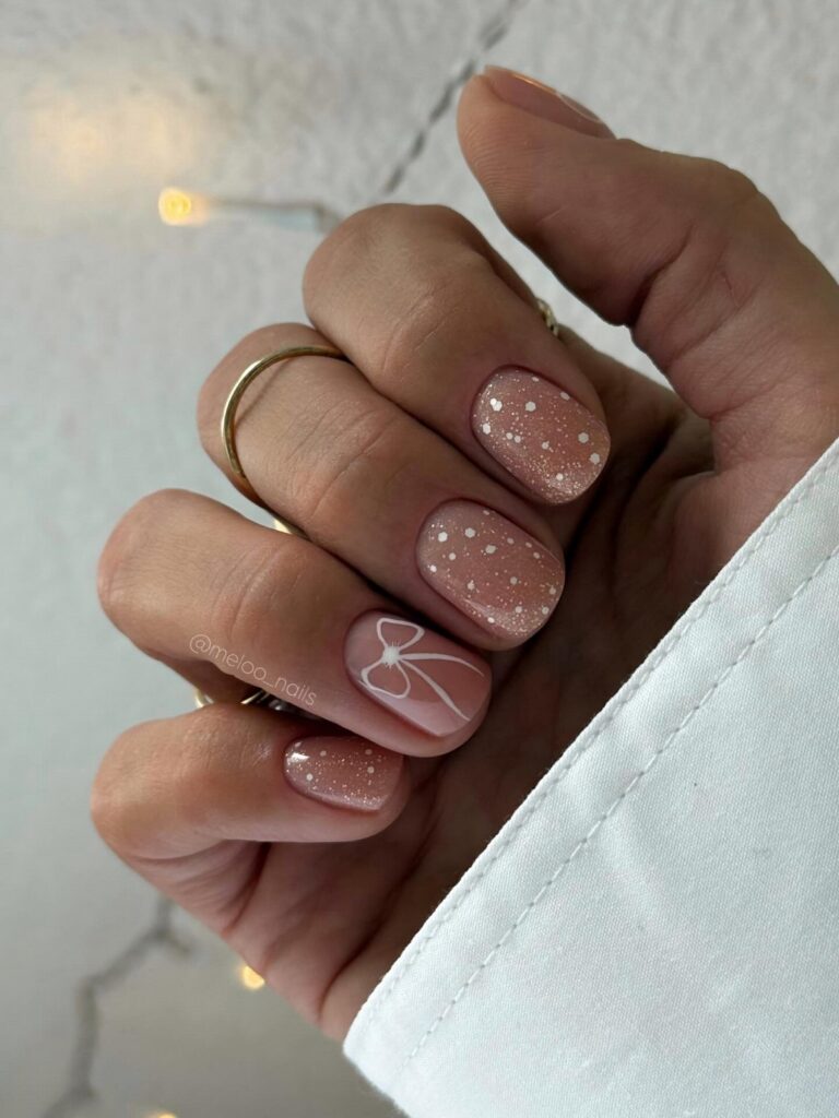 Нюд-маникюр зима 2025-2026: новинки и главные хиты