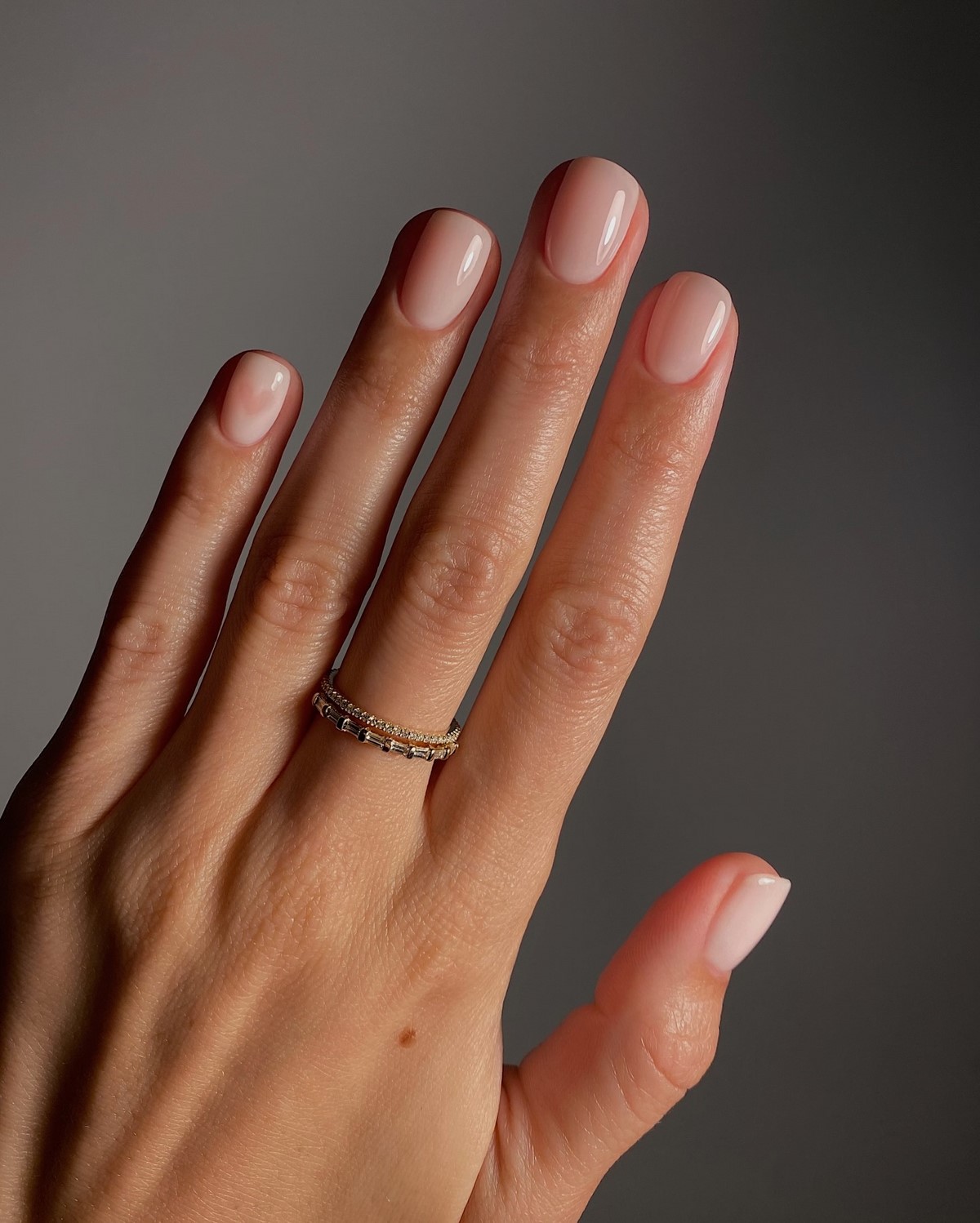 Зимний маникюр Clean Girl 2026-2027: эволюция чистоты