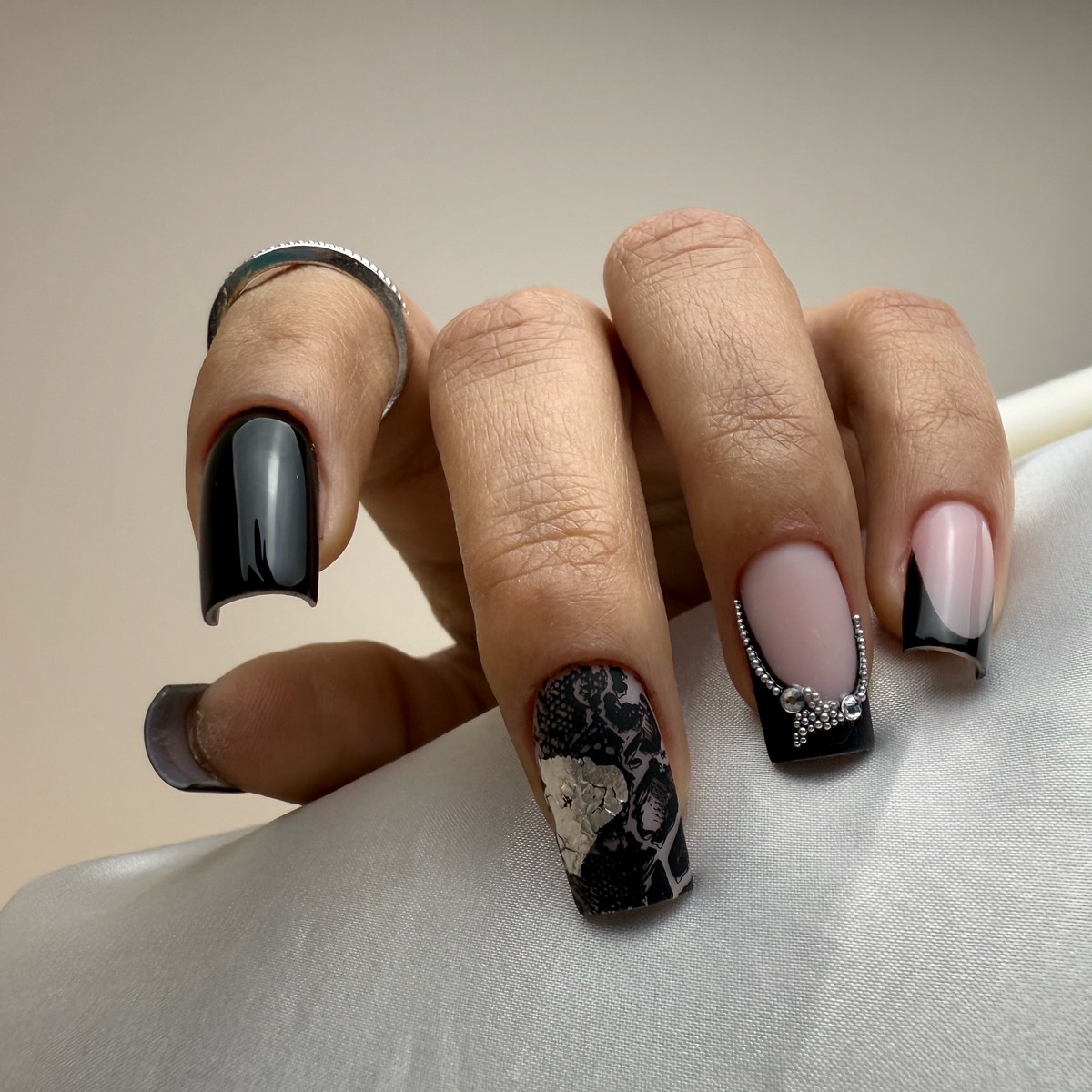 ΠΠΎΠ΄Π½ΡΠΉ ΡΠ΅ΠΌΠ½ΡΠΉ ΠΌΠ°Π½ΠΈΠΊΡΡ Π·ΠΈΠΌΠΎΠΉ 2026-2027: ΡΡΠ΅Π½Π΄Ρ ΡΠ΅Π·ΠΎΠ½Π°