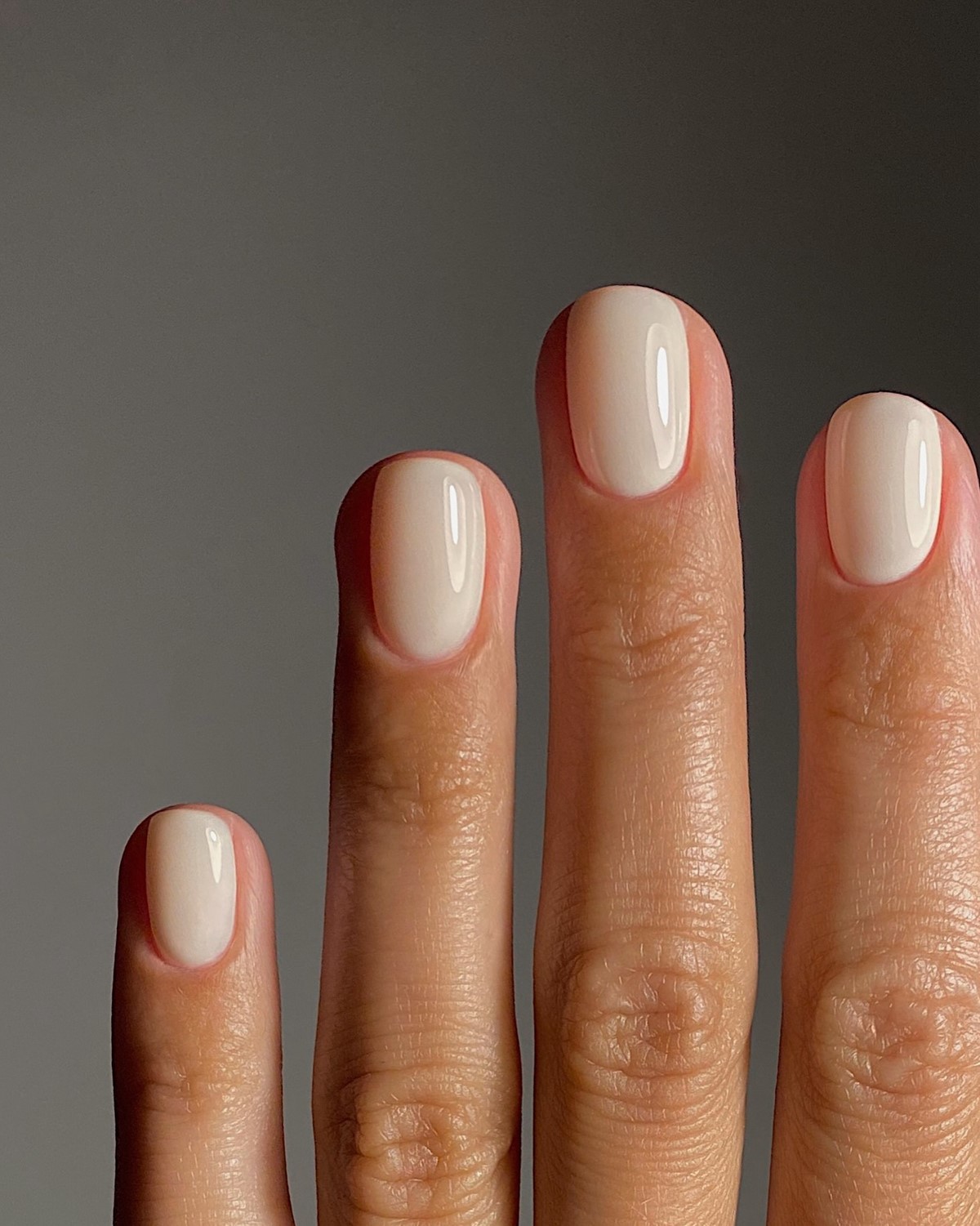 Зимний маникюр Clean Girl 2026-2027: эволюция чистоты