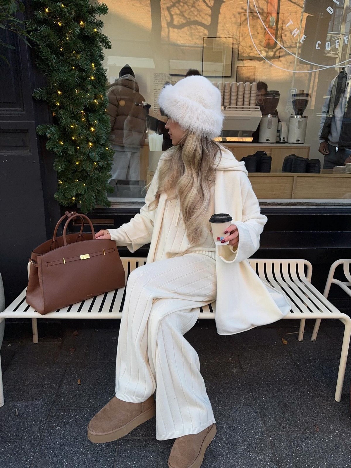 Меховая шапка: самый горячий тренд зимы 2026-2027