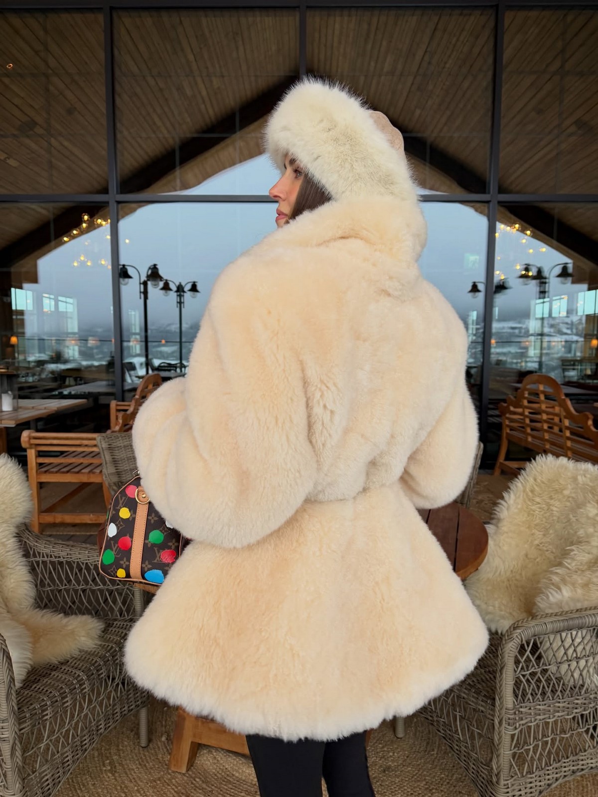 Меховая шапка: самый горячий тренд зимы 2026-2027