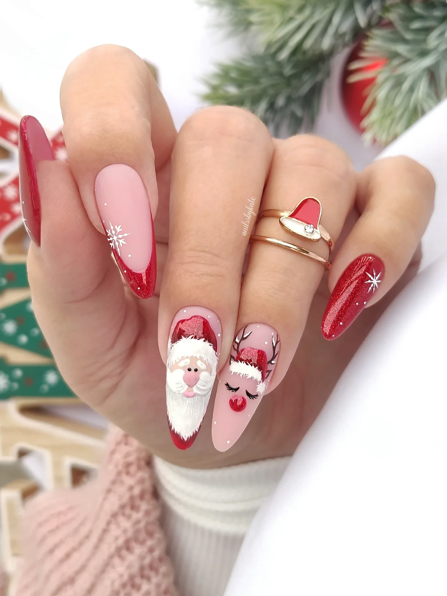 8 трендов миндалевидного маникюра на зиму 2026-2027