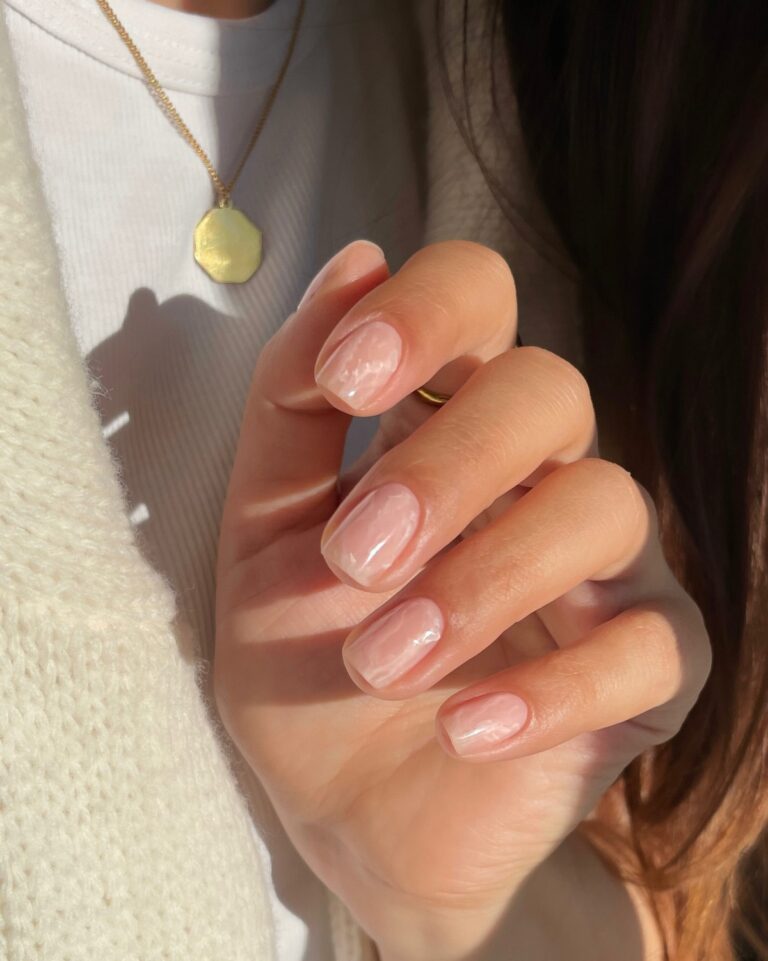 Маникюр на короткие ногти 2026: тренды, которые захватывают