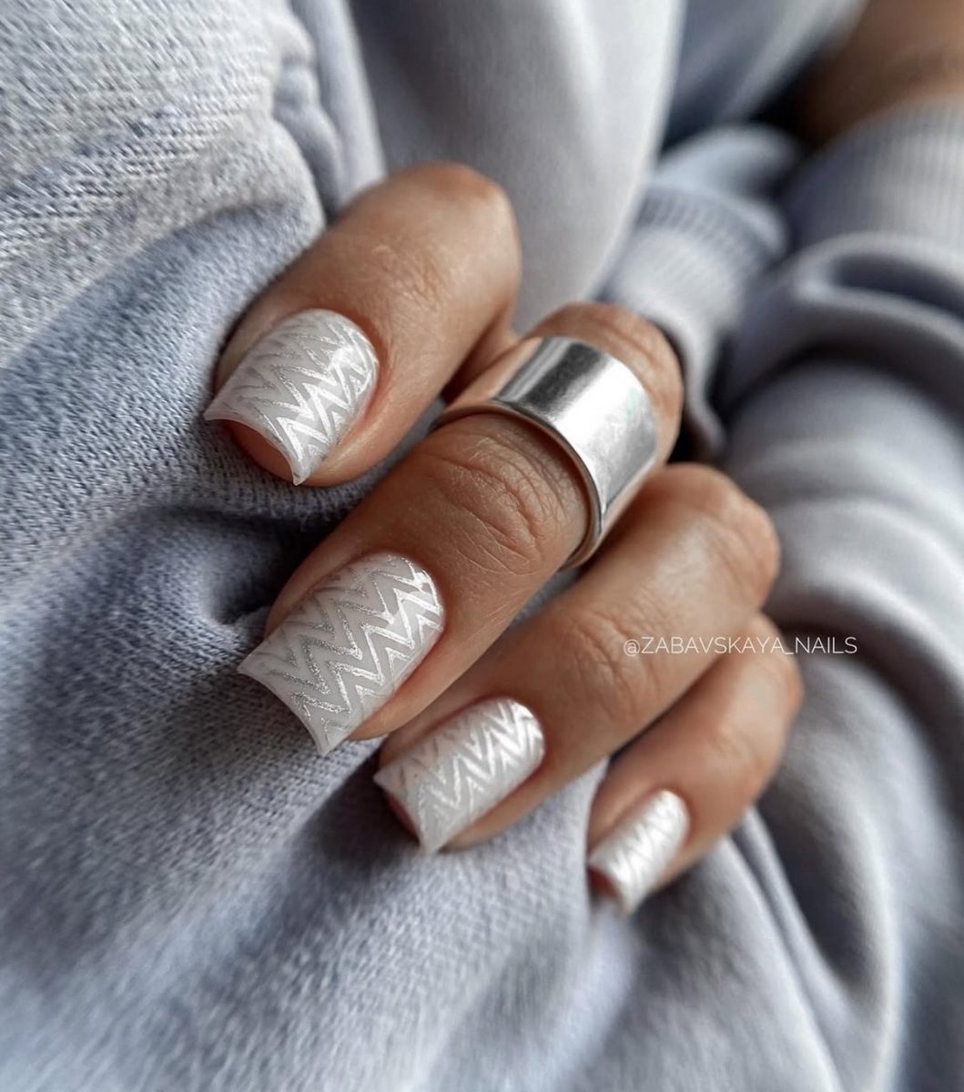 Нежное сияние на ногтях зимой 2026 – тренд, который смотрится дорого