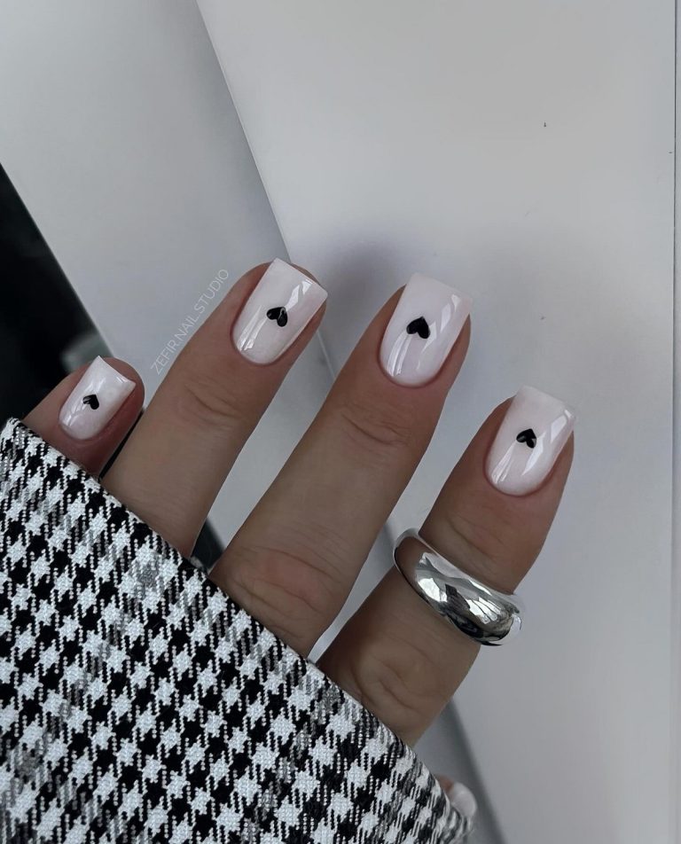 Короткие ногти в феврале 2026: маникюр с эффектом роскоши