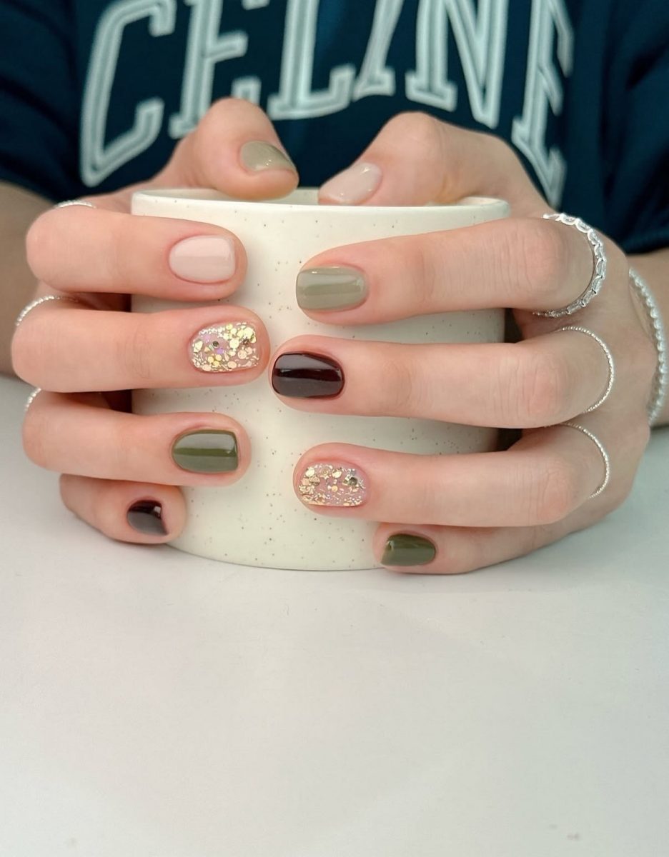 Зимний маникюр с деликатными акцентами на 2026 год