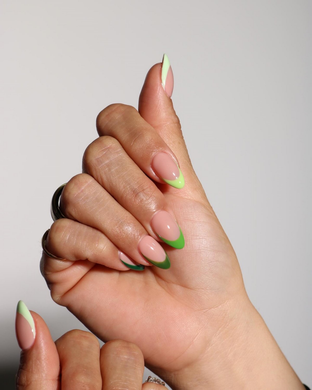 Почему френч снова выбирают те, кто чувствует стиль