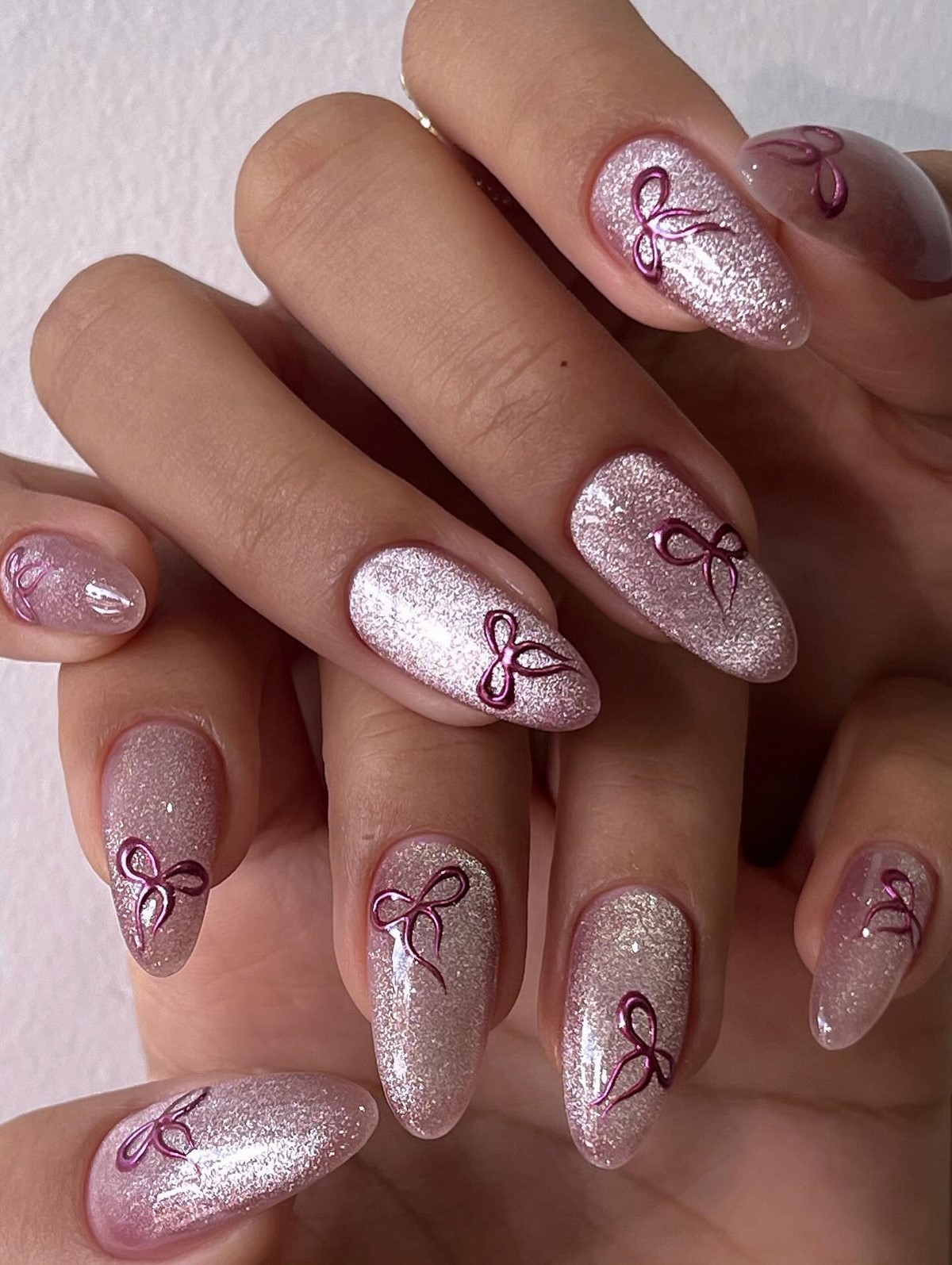 Кошачий глаз на зиму 2026: 5 идей для сияющих ногтей