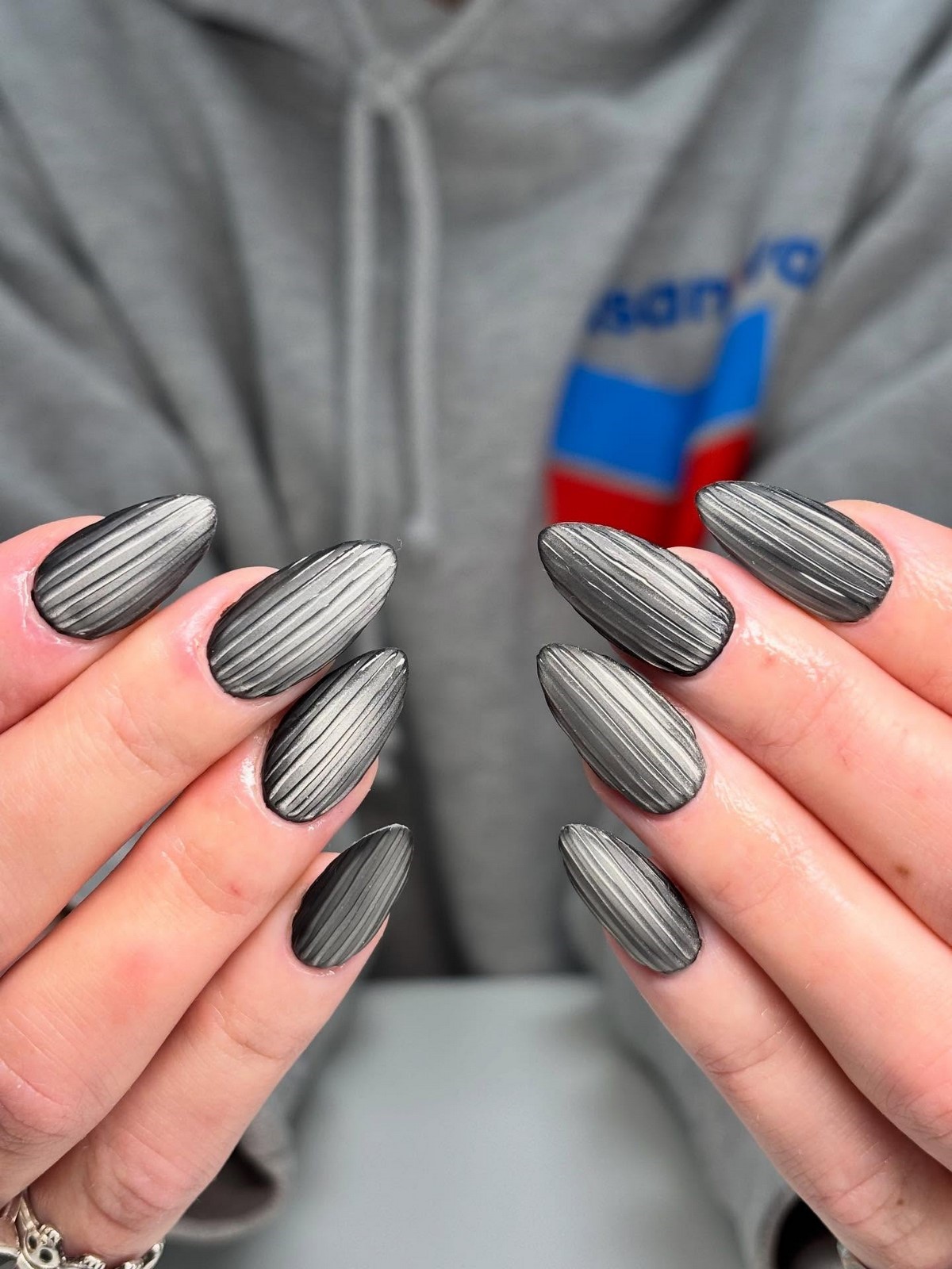 Glass Nails и эффект рифленого стекла – хит февраля 2026