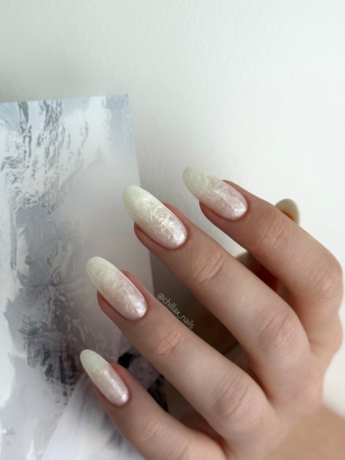 Молочный маникюр на февраль 2026: эстетика чистоты и стиля