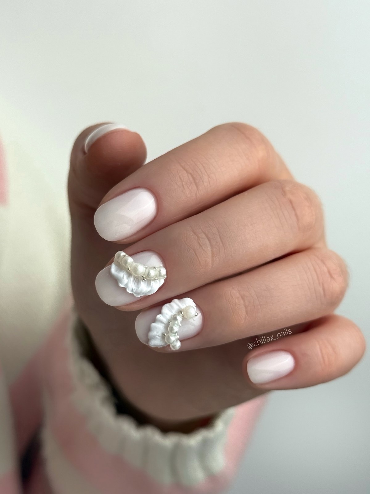 Молочный маникюр на февраль 2026: эстетика чистоты и стиля