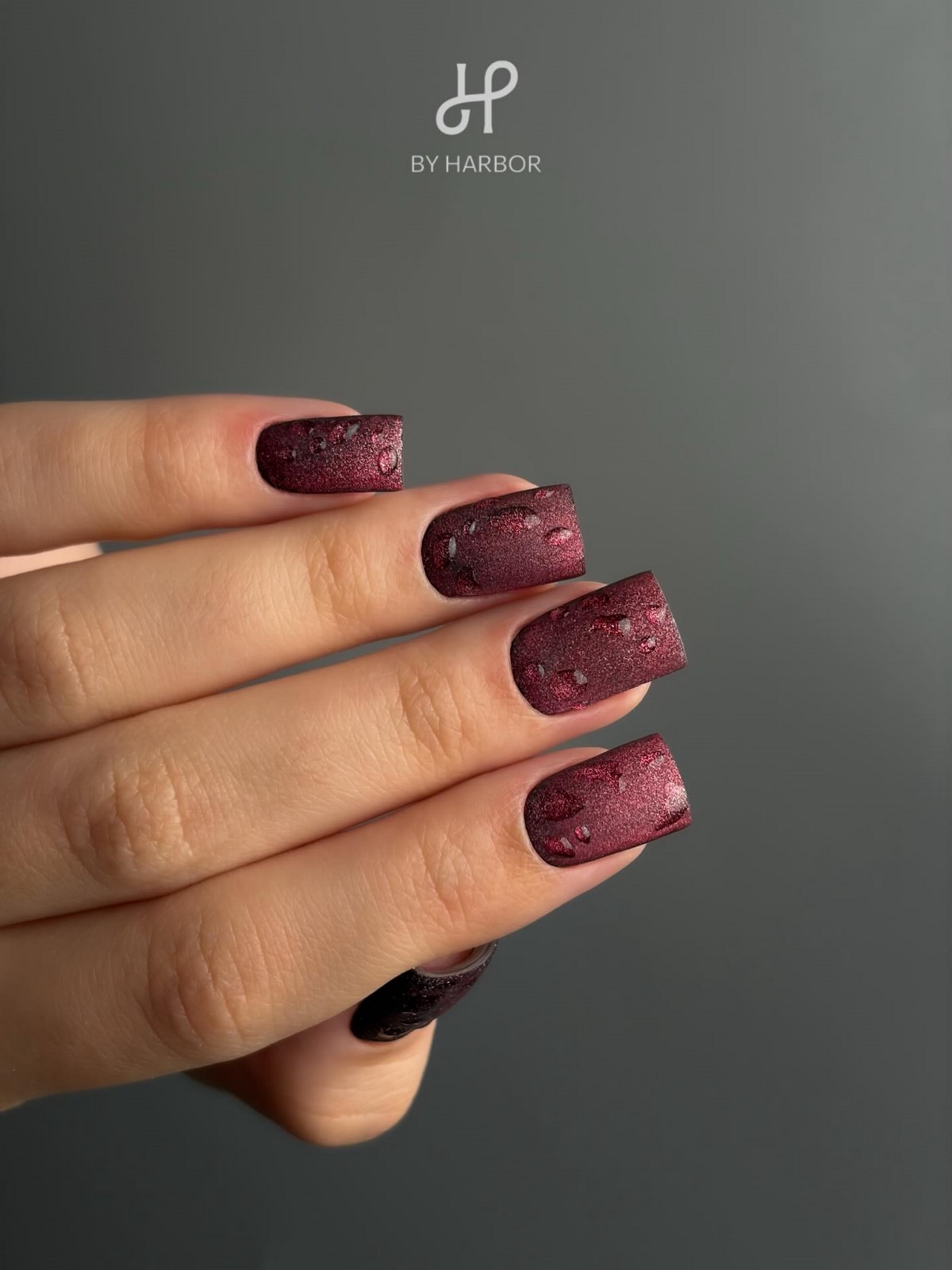 Кошачий глаз на зиму 2026: 5 идей для сияющих ногтей