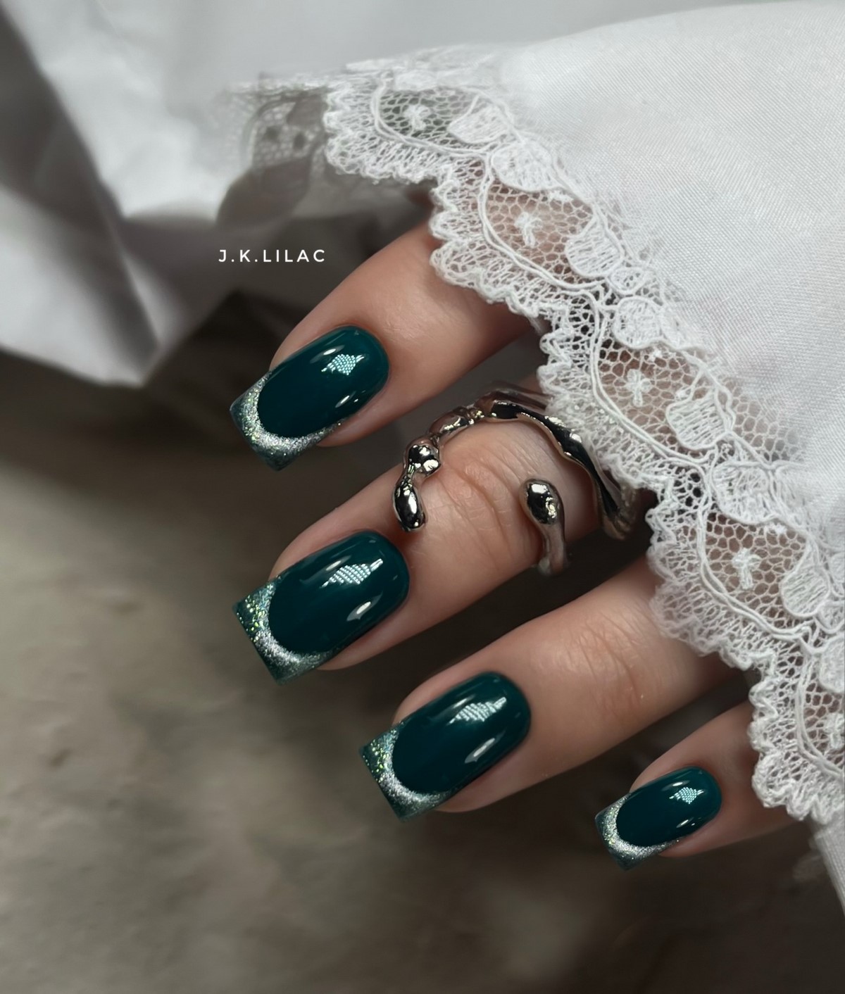 Идеи френч-маникюра на зиму 2026 с модным характером