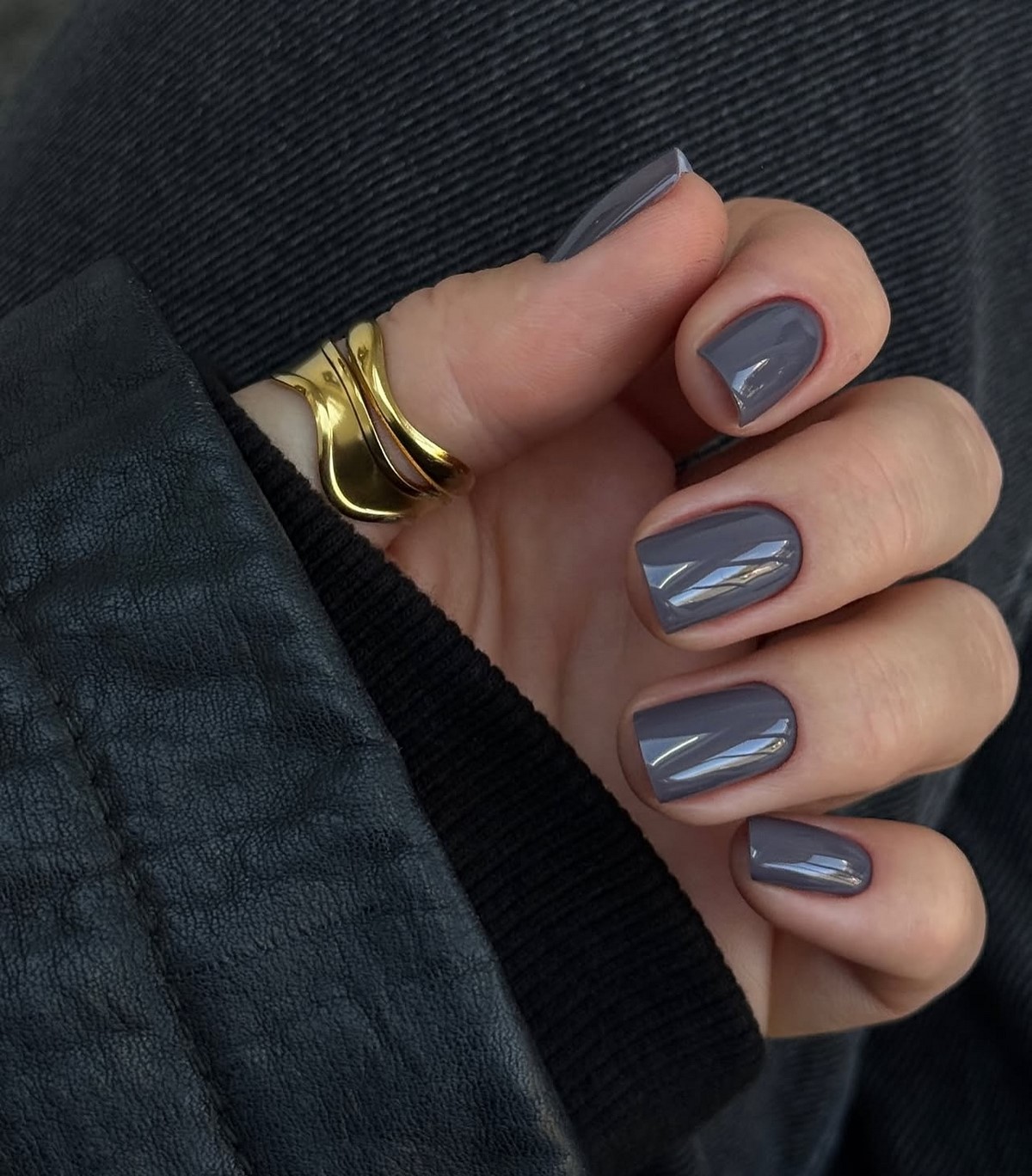 Маникюр без дизайна на короткие ногти для аккуратного образа