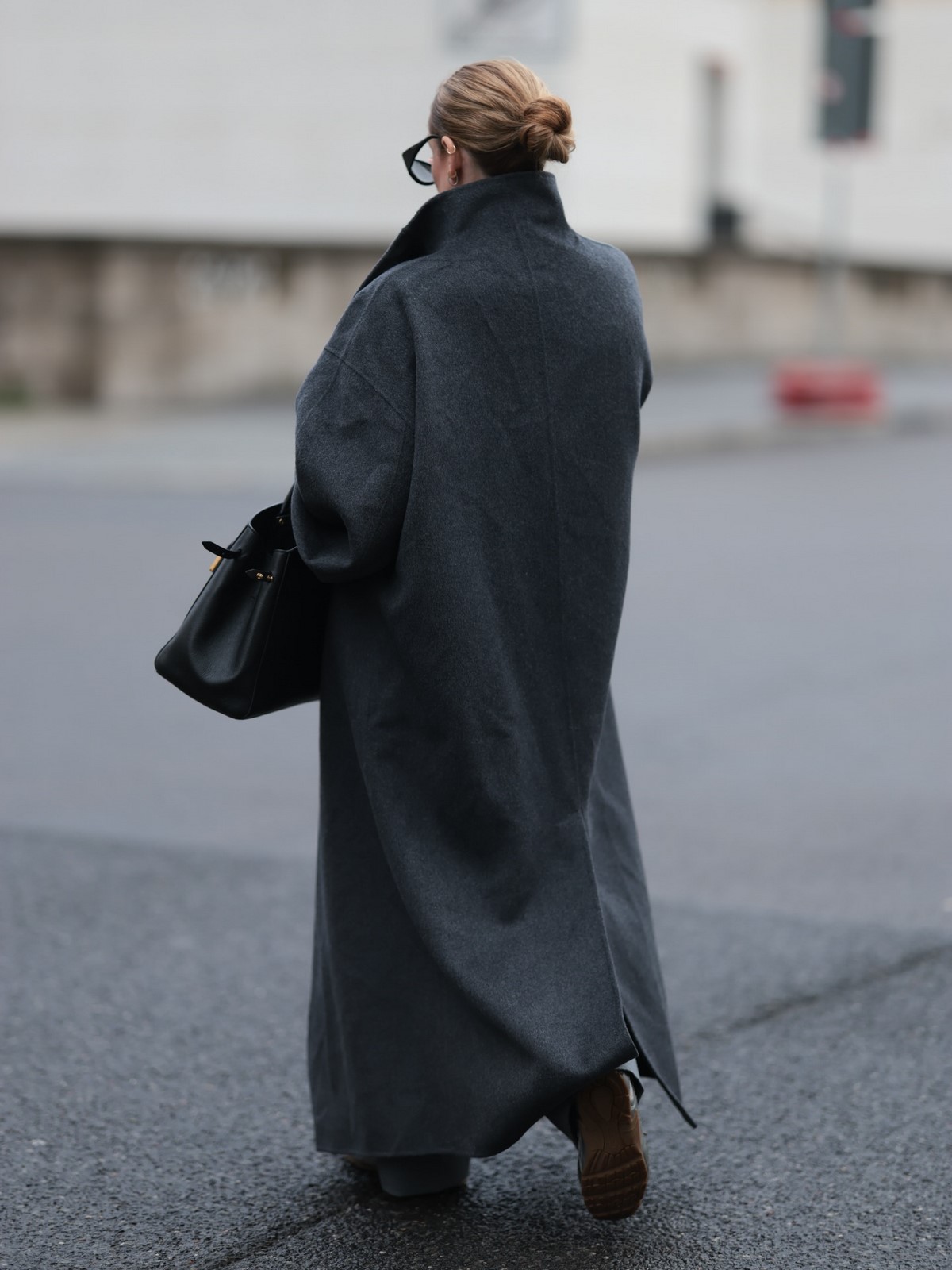 Модная верхняя одежда на весну 2026: что носят сейчас