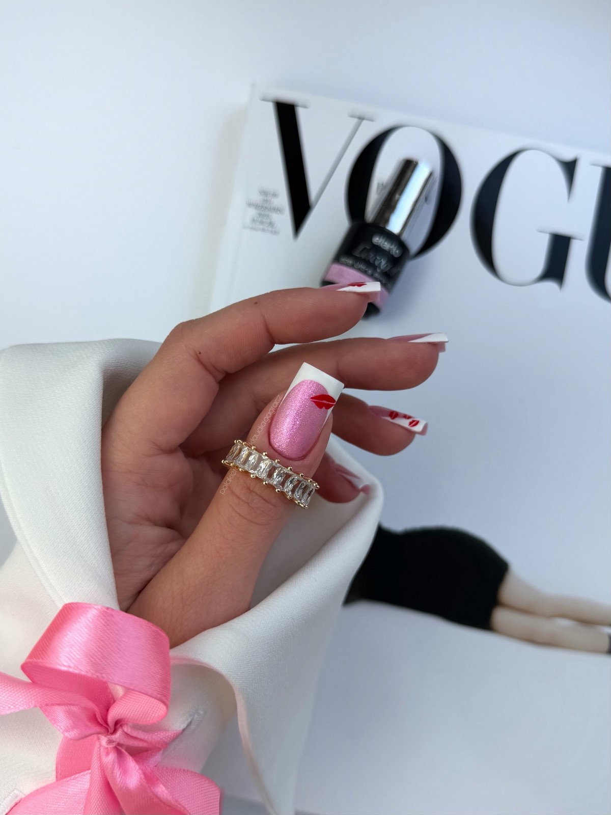 Идеи френч-маникюра на зиму 2026 с модным характером