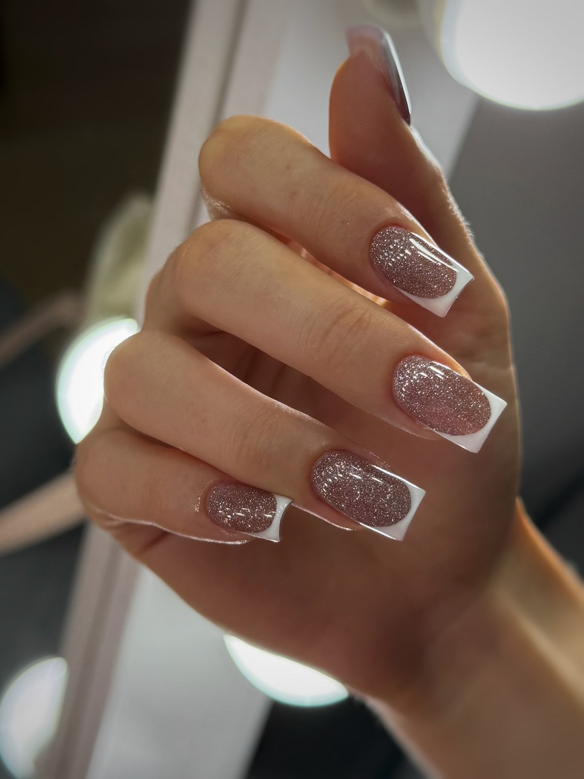 Идеальный белый френч зимой 2026 как символ стиля