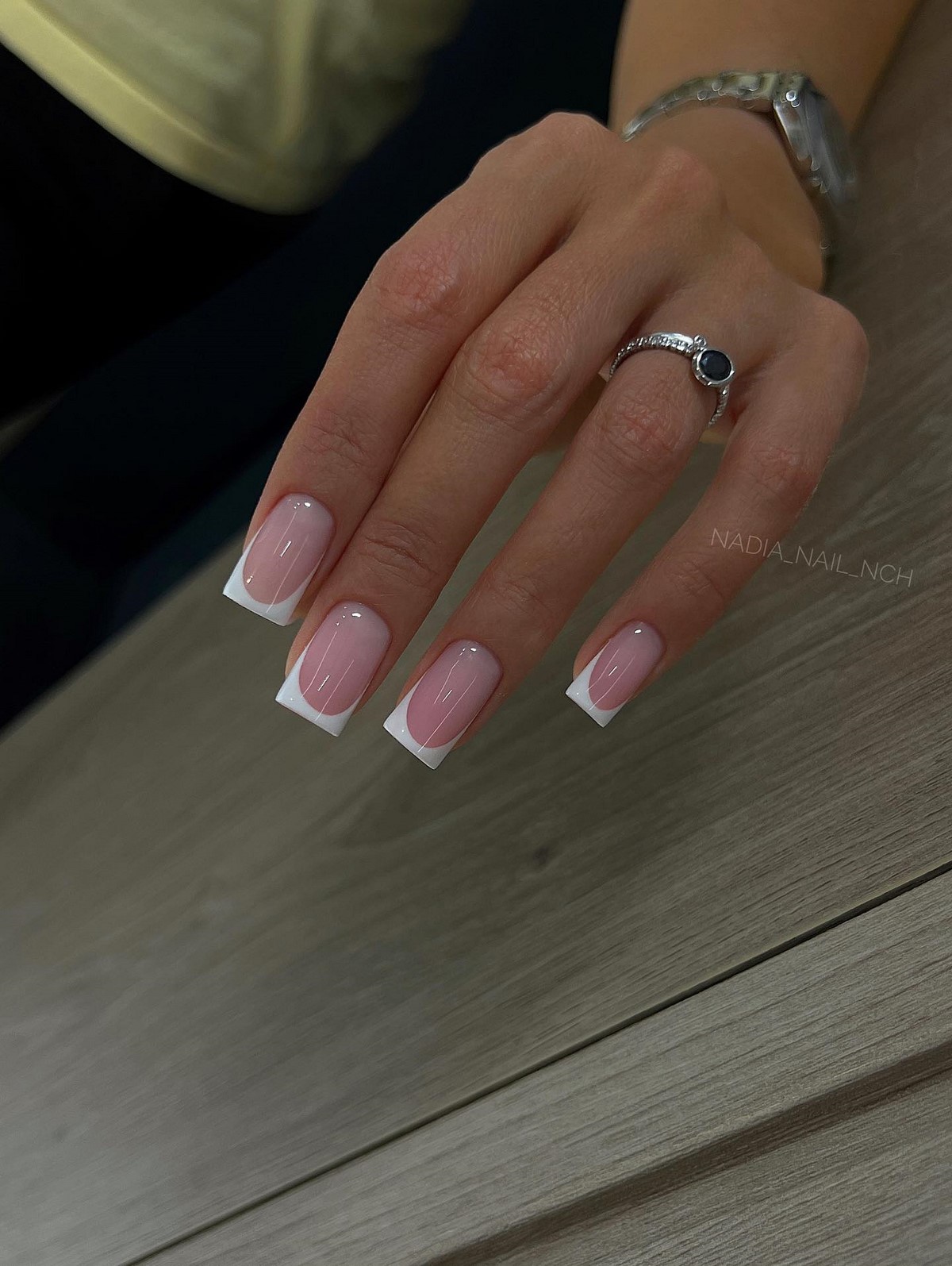 Идеальный белый френч зимой 2026 как символ стиля