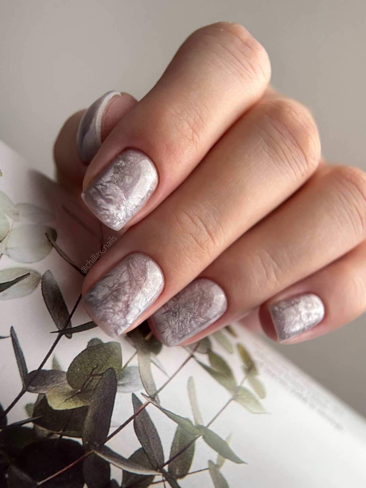 Кошачий глаз на зиму 2026: 5 идей для сияющих ногтей