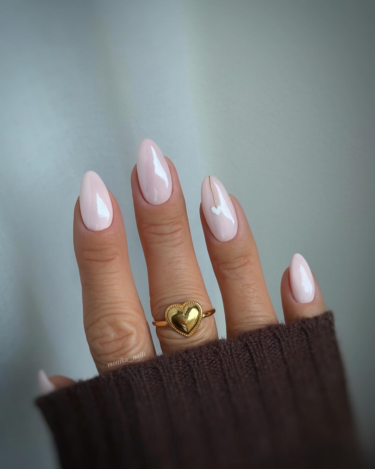 Молочный маникюр на февраль 2026: эстетика чистоты и стиля