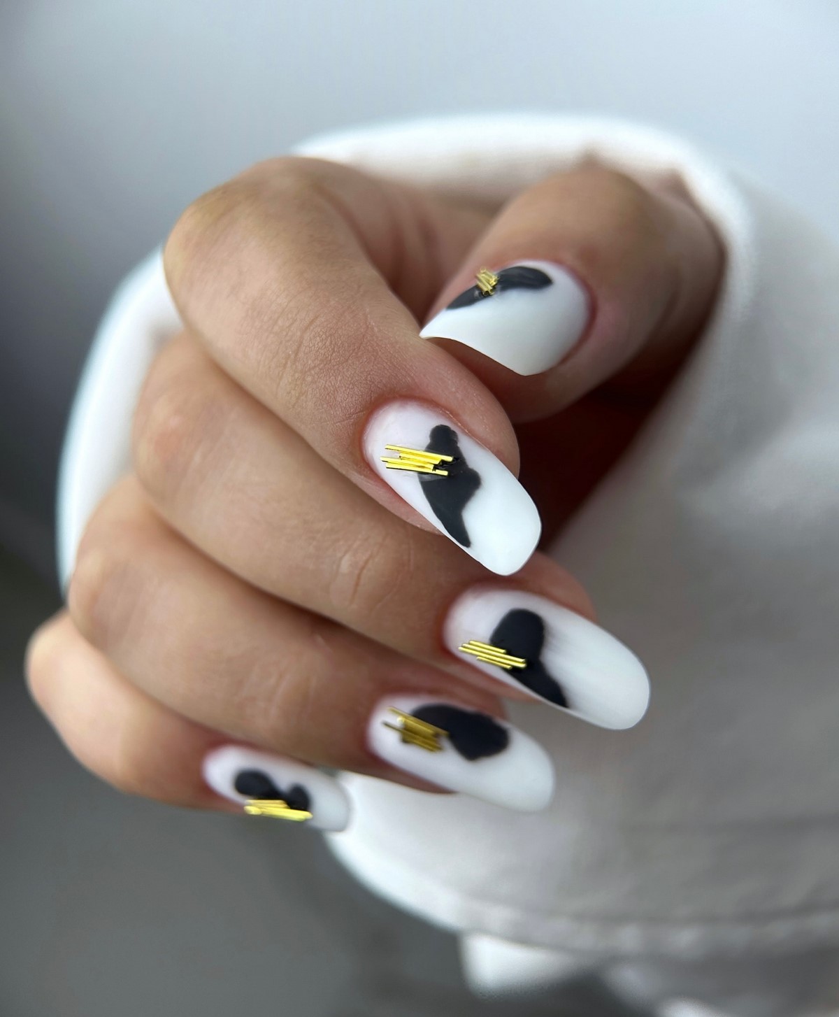 Молочный маникюр на февраль 2026: эстетика чистоты и стиля