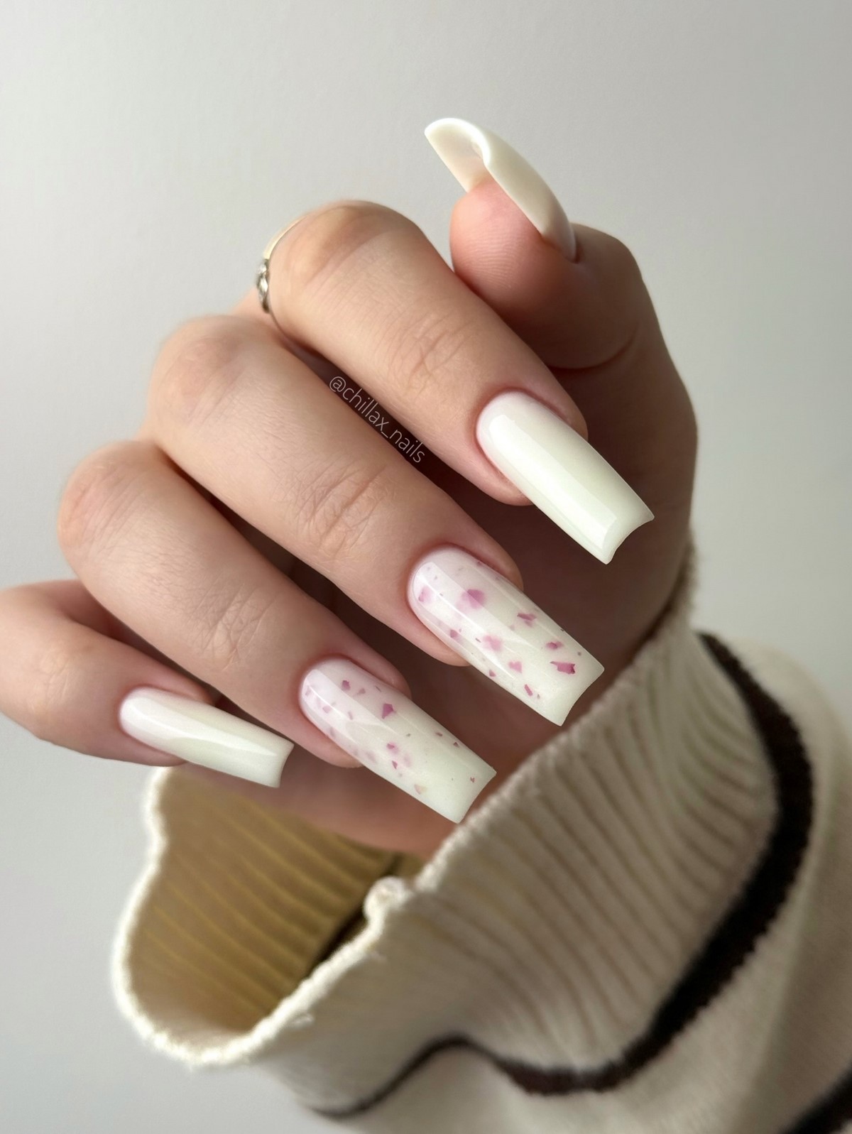 Молочный маникюр на февраль 2026: эстетика чистоты и стиля