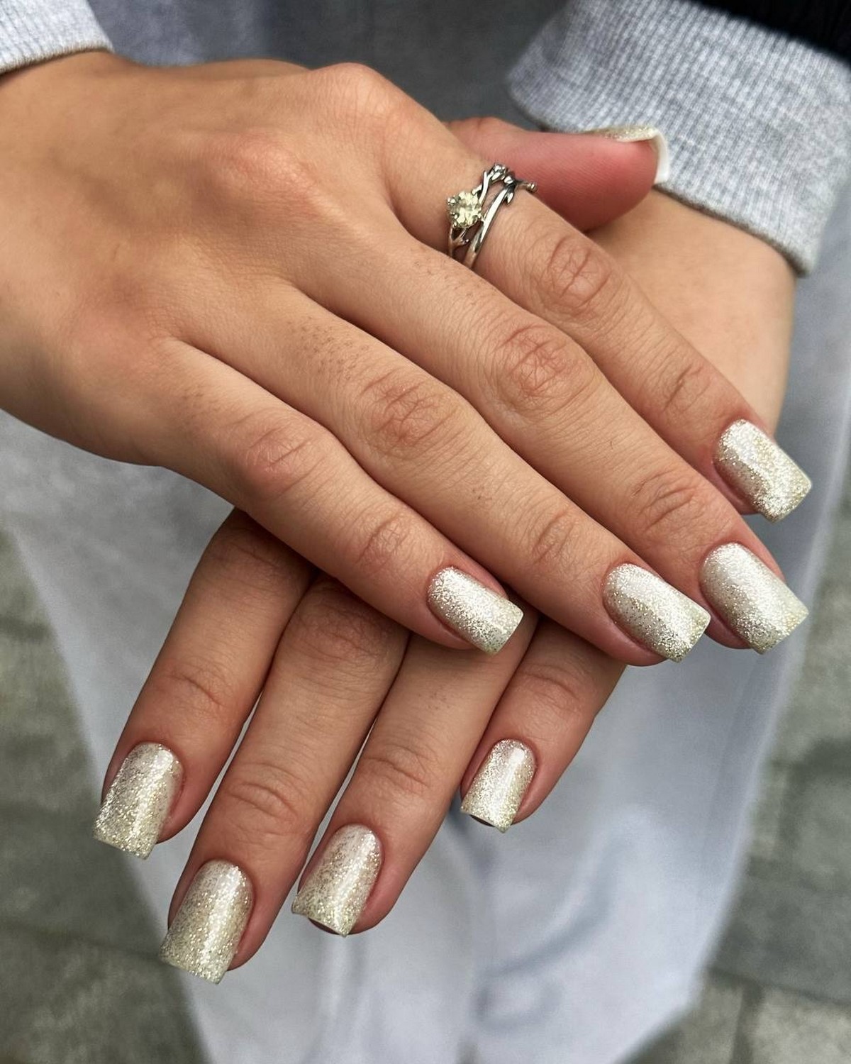 Нежное сияние на ногтях зимой 2026 – тренд, который смотрится дорого