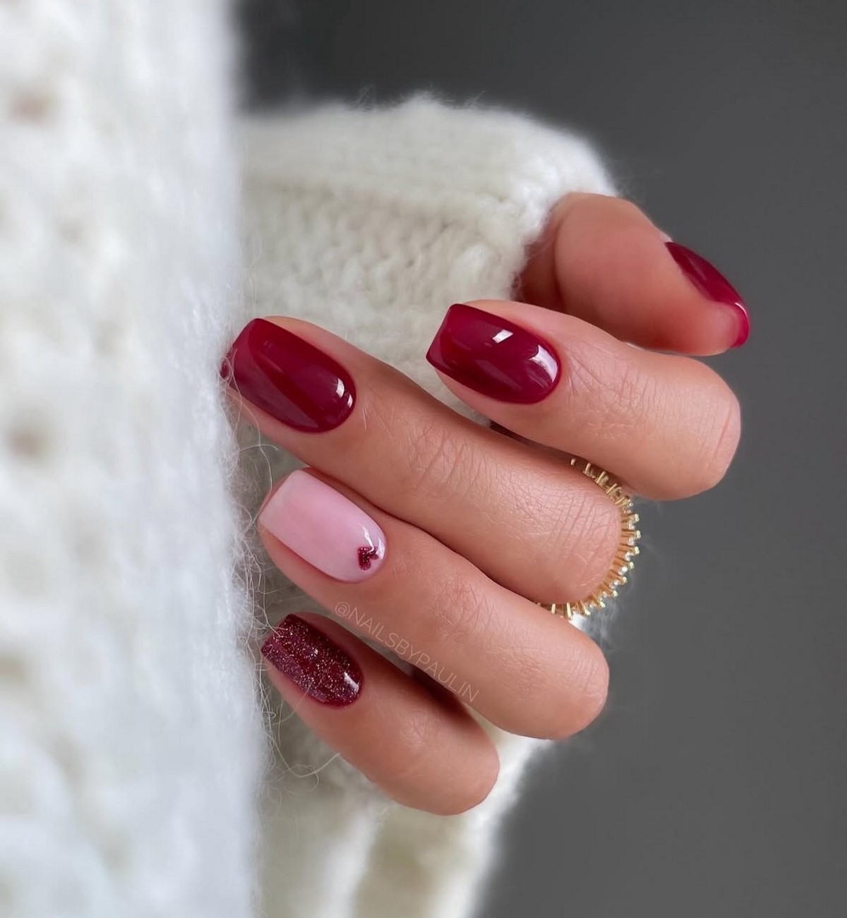 Зимний маникюр с деликатными акцентами на 2026 год