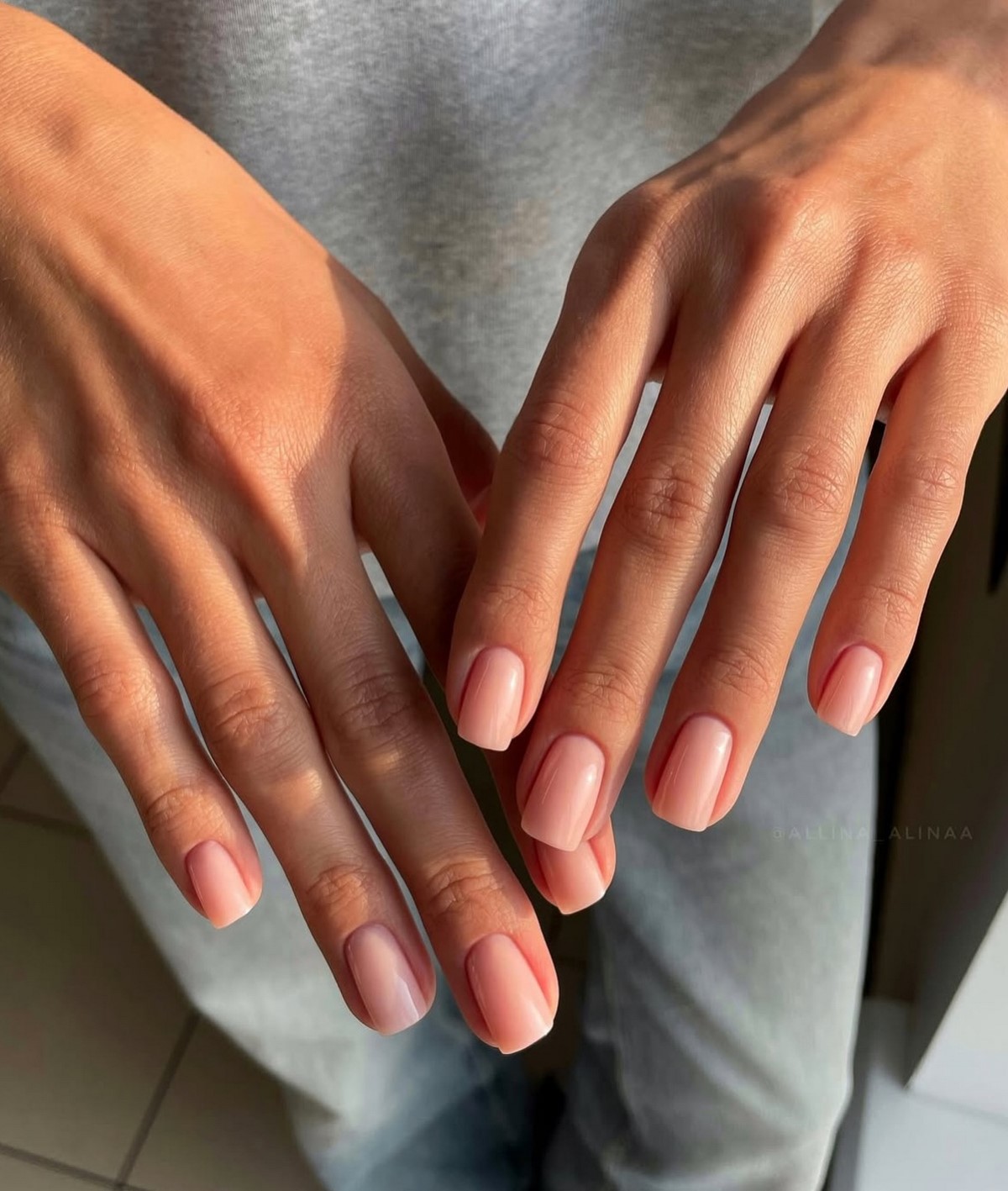 Эти весенние оттенки делают руки ухоженными без дизайна