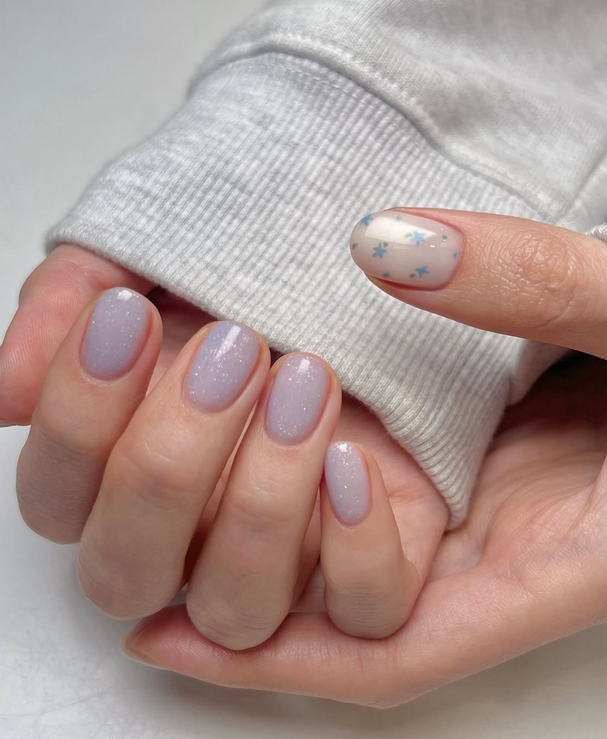 Эти оттенки идеально смотрятся на коротких ногтях