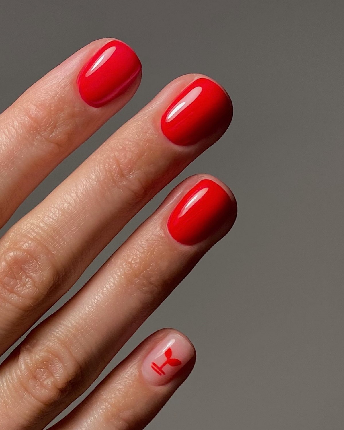 Эти оттенки идеально смотрятся на коротких ногтях