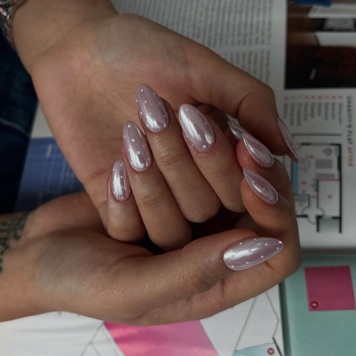 Polka Dots nails весной 2026: самый игривый тренд маникюра, который стал универсальным